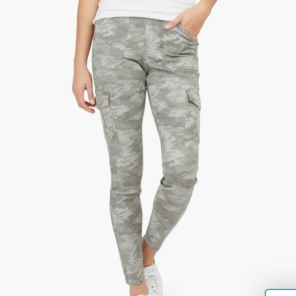 SPANX Stretch Twill Ankle Cargo Pants - Picture 1 of 7